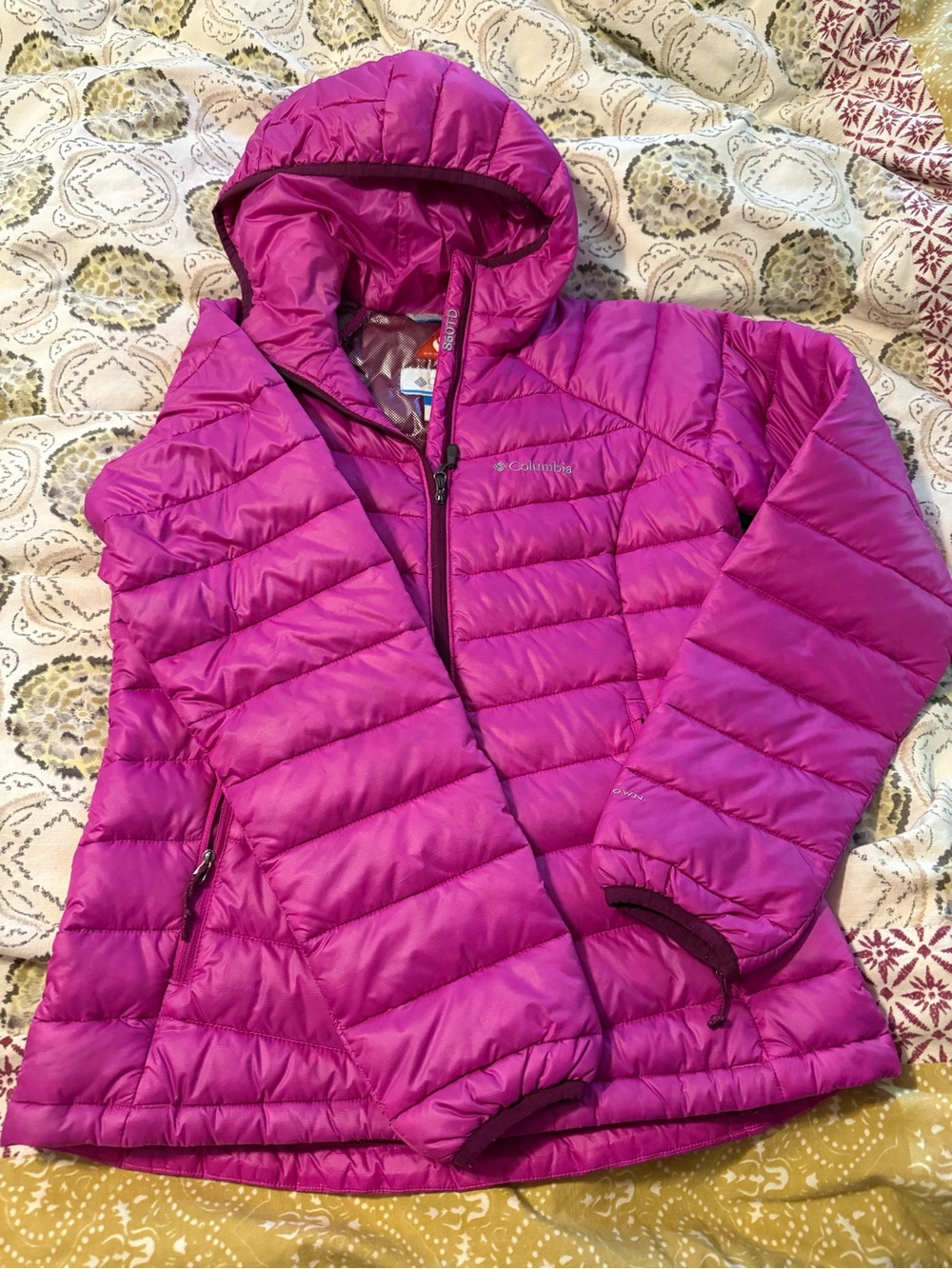 Columbia Women's Hooded Packable Puffer Jacket - Magenta